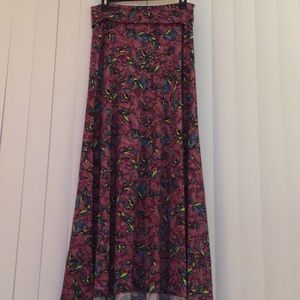 Long skirt. Soft polyester & 4% spandex
